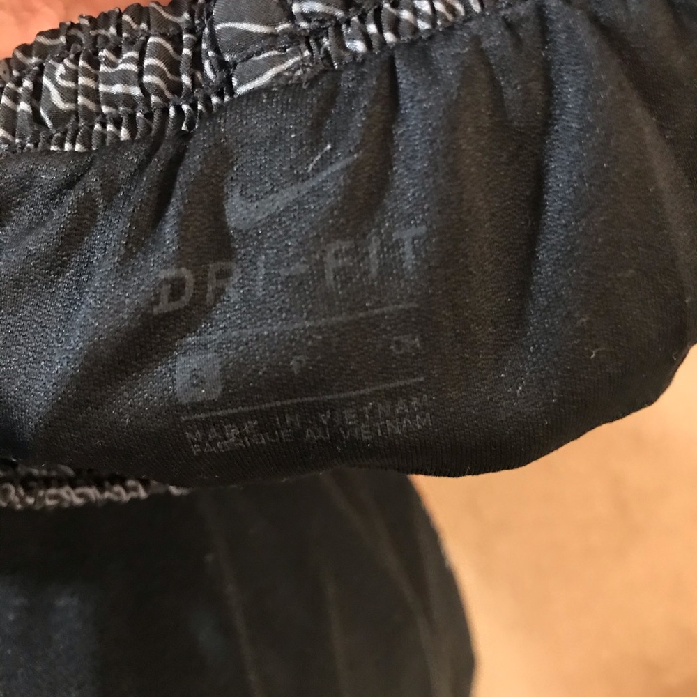 Nike Dri Fit Shorts - Small - Picture 4 of 4